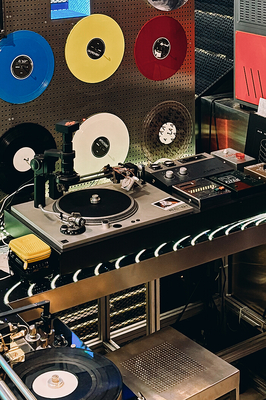 深圳ENJOY | 來(lái)吧！夏天的深圳就“泡”在黑膠唱片店里吧